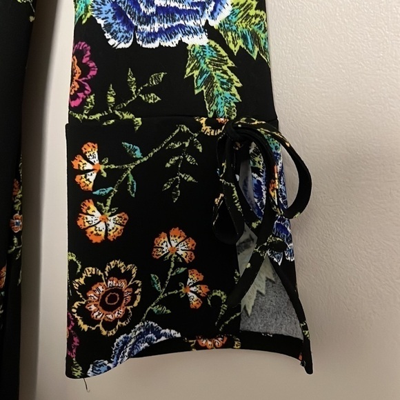 Beautiful Dress, Size 8 - Picture 5 of 10